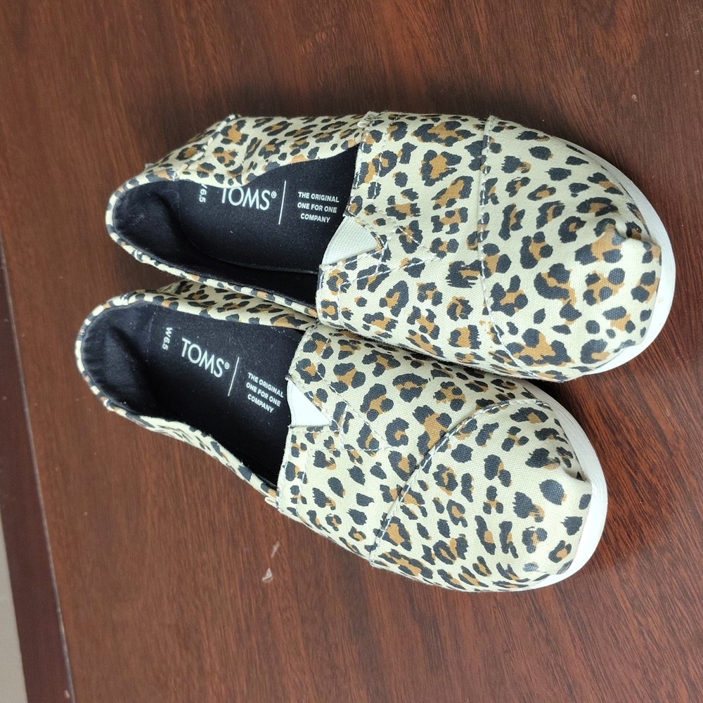 Toms Animal Print Canvas Flats Size 6.5